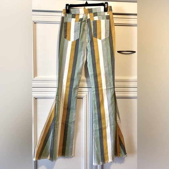 NWOT Altar’d State Bell Bottom Pants & Matching Top - Picture 4 of 4